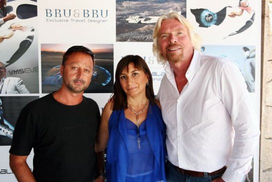 Con Ana Bru y Sir Richard Branson.